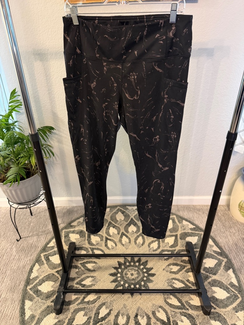 Active Life Black Marble-Print High-Rise Leggings